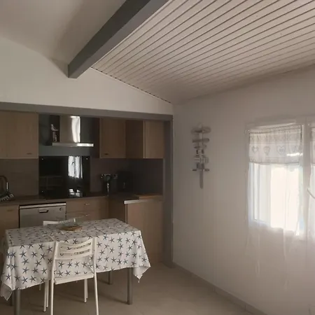 Casa de Férias Les Du Domaine Du Cayre Saint-Michel-Escalus