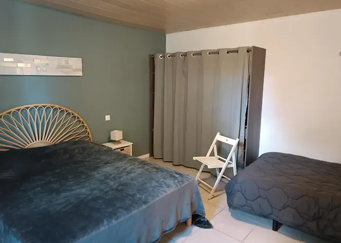 Les Du Domaine Du Cayre *